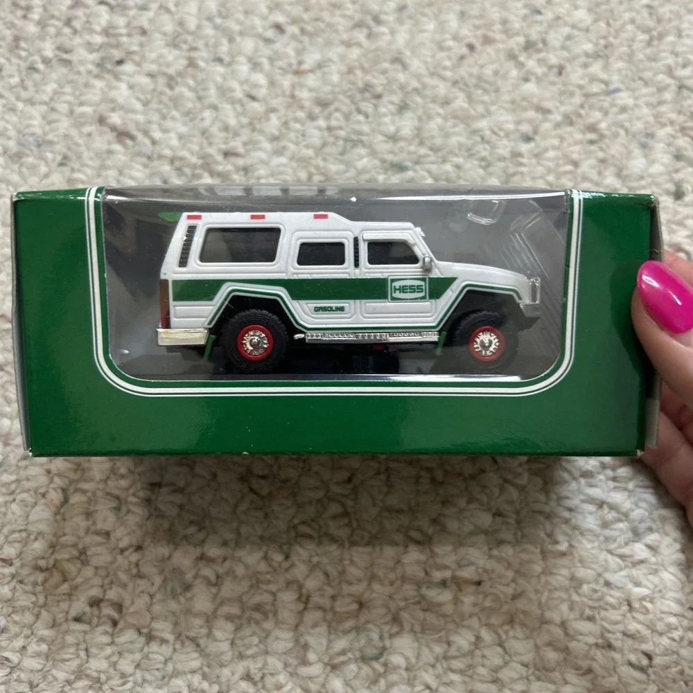 Hess 2014 Miniature mini Sport Utility Vehicle New‎ In Box